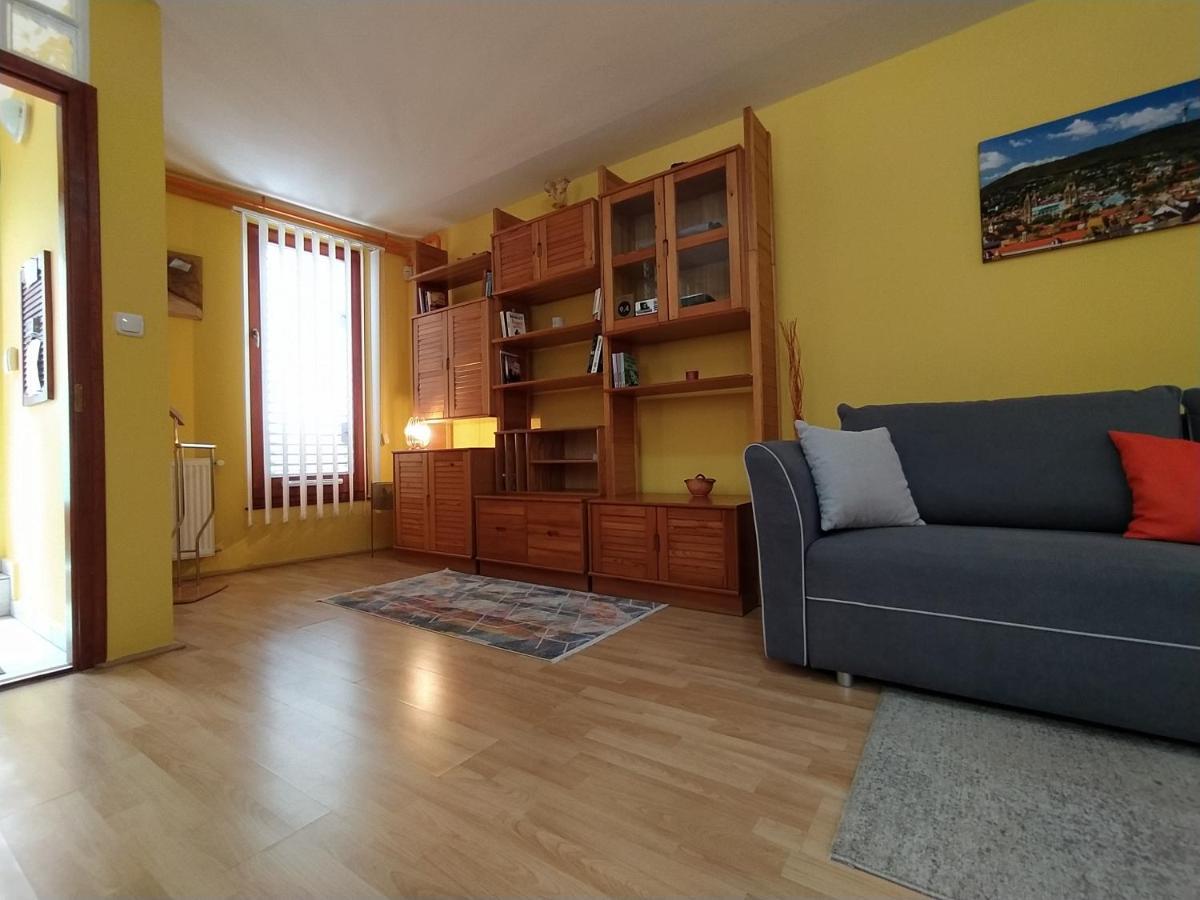 Keltaur Studio Apartman With Garage Daire Peçuy Dış mekan fotoğraf